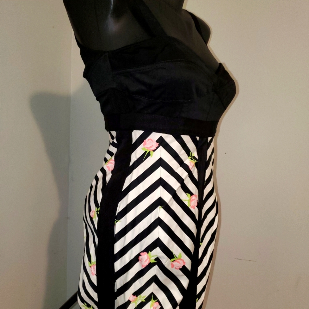 Gold by Giles Deacon Fab Summer Dress